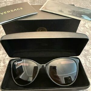 *Brand New*Versace Black Sunglasses